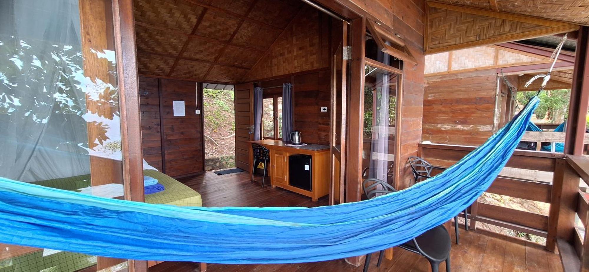 Treetop Guesthouse And Bungalows ซาบัง ภายนอก รูปภาพ