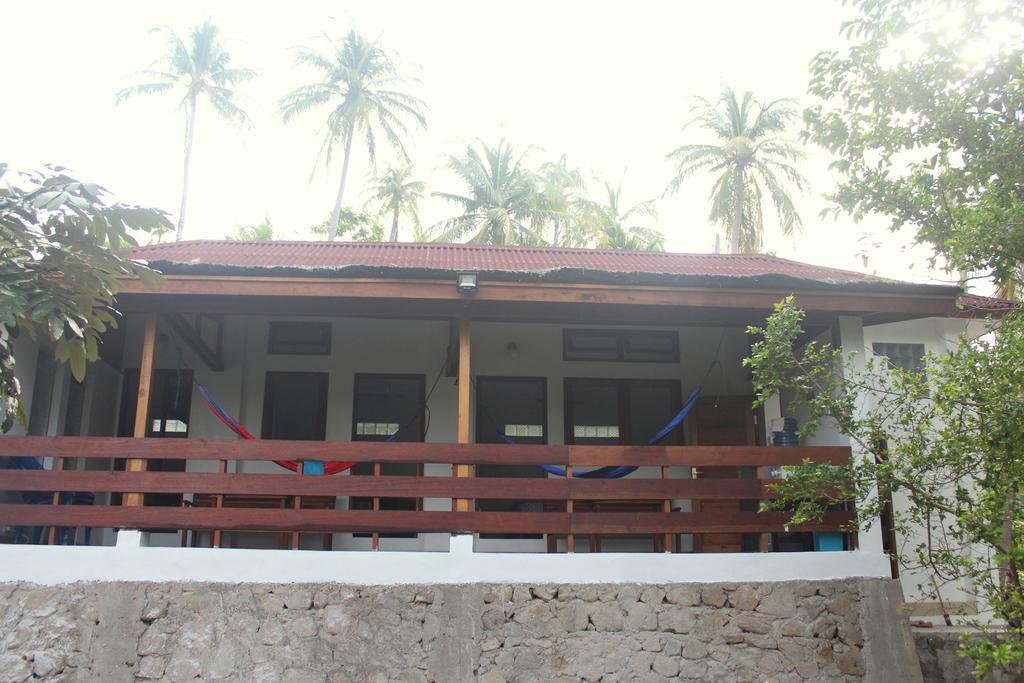 Treetop Guesthouse And Bungalows ซาบัง ภายนอก รูปภาพ