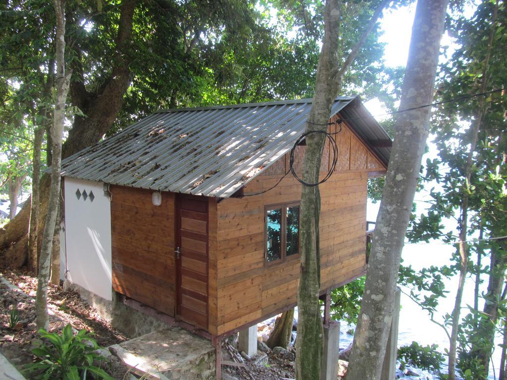 Treetop Guesthouse And Bungalows ซาบัง ภายนอก รูปภาพ